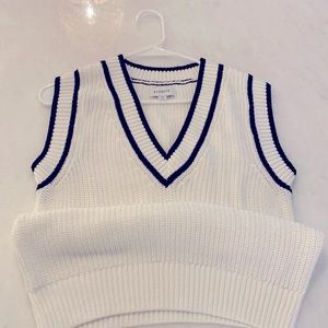 Evereve Women’s XS Chloe White Sleeveless Sweater Vest Black Stripe